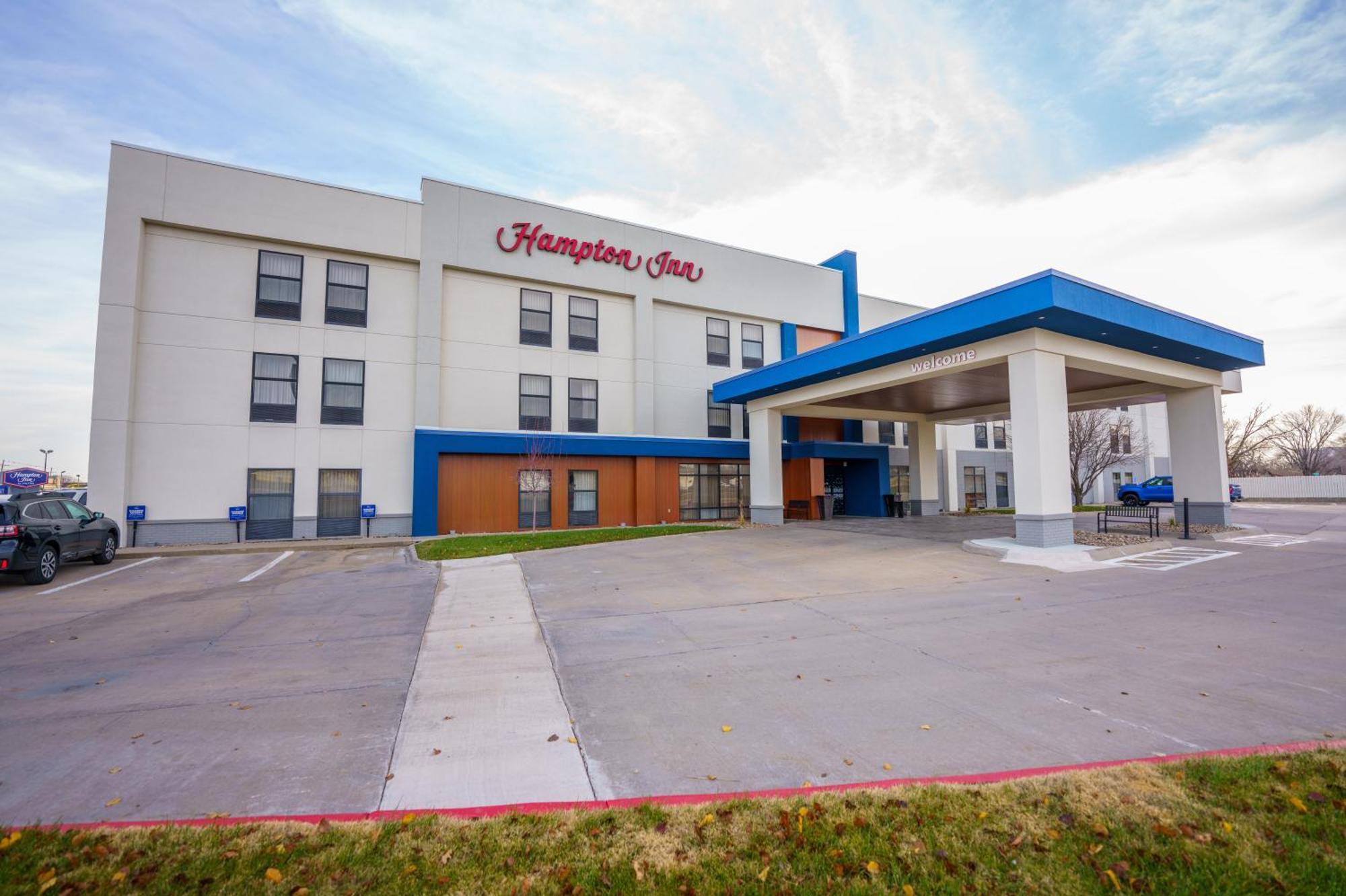 Hampton Inn Hutchinson Exterior foto